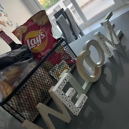 Centre With Terrace And Pool * 马尔韦利亚