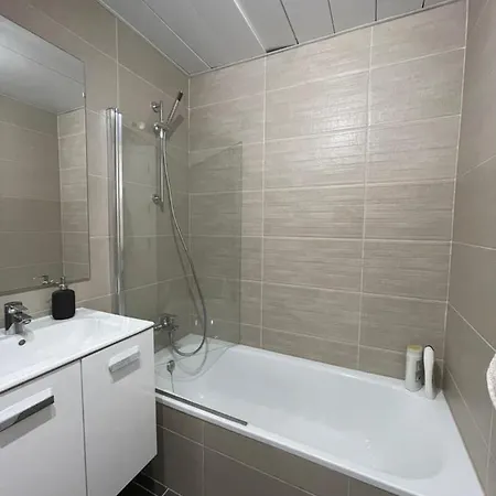 Centre With Terrace And Pool *