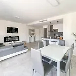 Guestready - With Terrace And Pool Apartamento *
