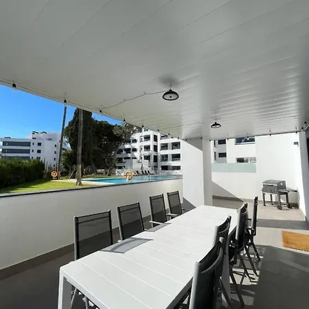 Apartment Centre With Terrace And Pool