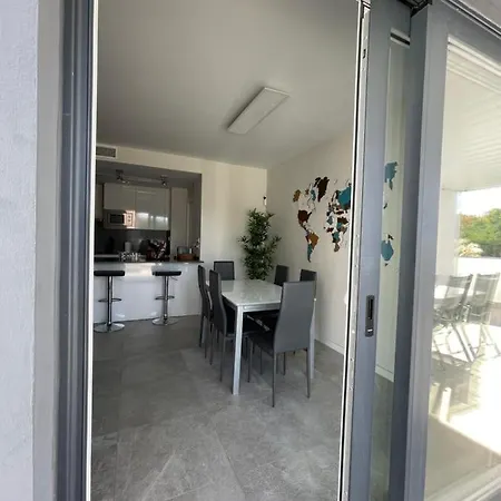 Centre With Terrace And Pool *