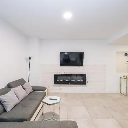Guestready - With Terrace And Pool Apartamento Marbella