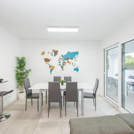 Guestready - With Terrace And Pool