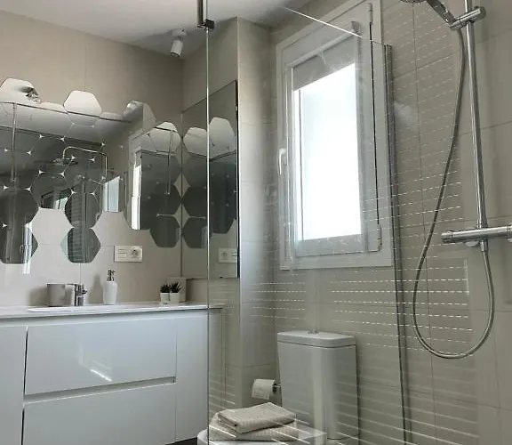 Centre With Terrace And Pool شقة ماربيا