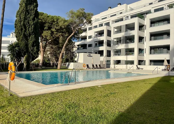 Centre With Terrace And Pool *