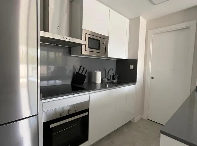 Centre With Terrace And Pool Marbella