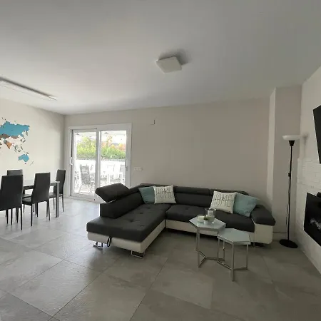 Centre With Terrace And Pool Marbella