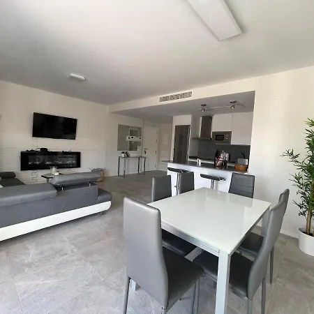 Centre With Terrace And Pool Lejlighed *