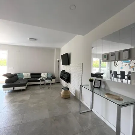 Centre With Terrace And Pool * Marbella